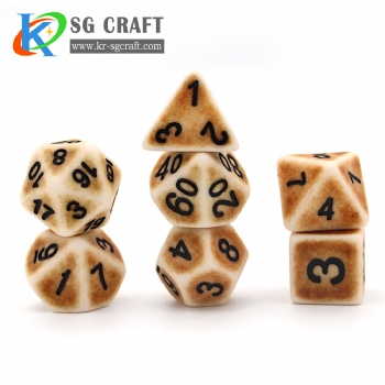 SG7-1 Gold Antique/Ancient Dice Set