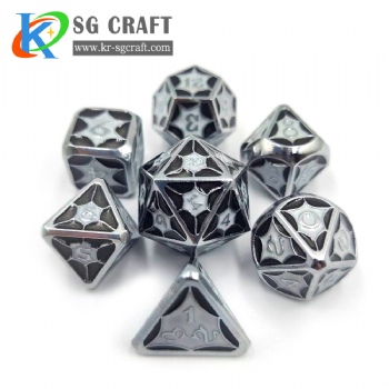 SGHSMN2020 Black/White 2 Colors Enamel Metal Dice