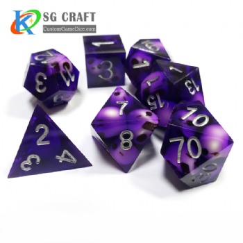 Lucent Purple With Skull sharp Edge Dice