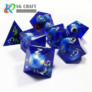 Skull Sharp Edge Dice