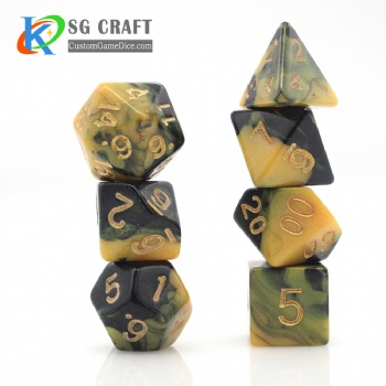 TQ05-10  2 Colors Swirl Dice Set