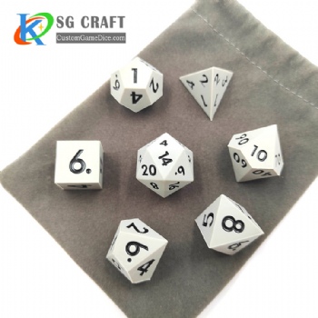 Silicone Dice with Sharp Edge